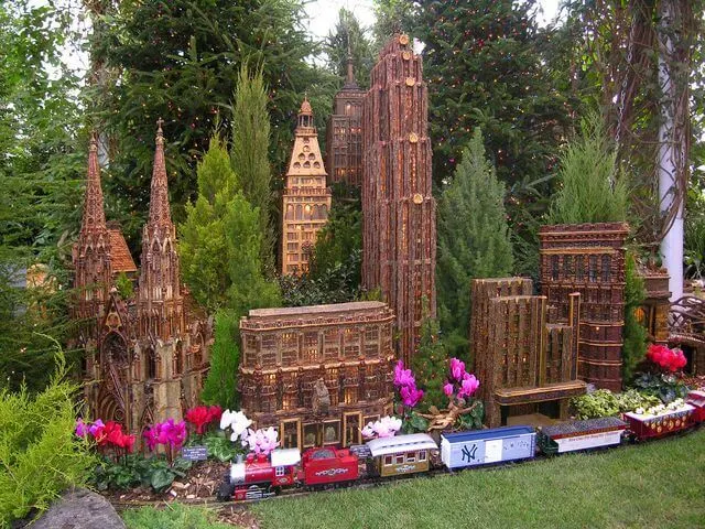 train show at the ny botanical garden, a holiday must!