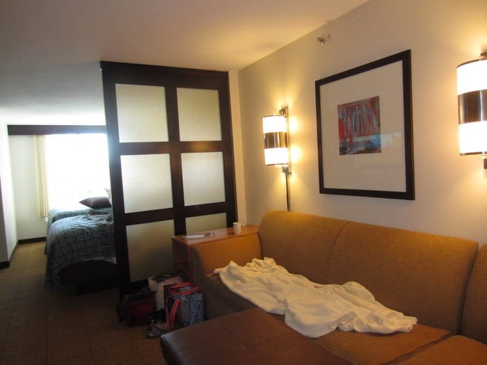 a single queen room at the hyatt place, riverhead
