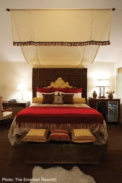 Plan This Easy Learn-To-Ski Hudson Valley Weekend With Kids A romantic and comfortable room for two at the emerson resort.
