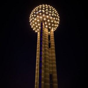 Reunion tower in dallas at night