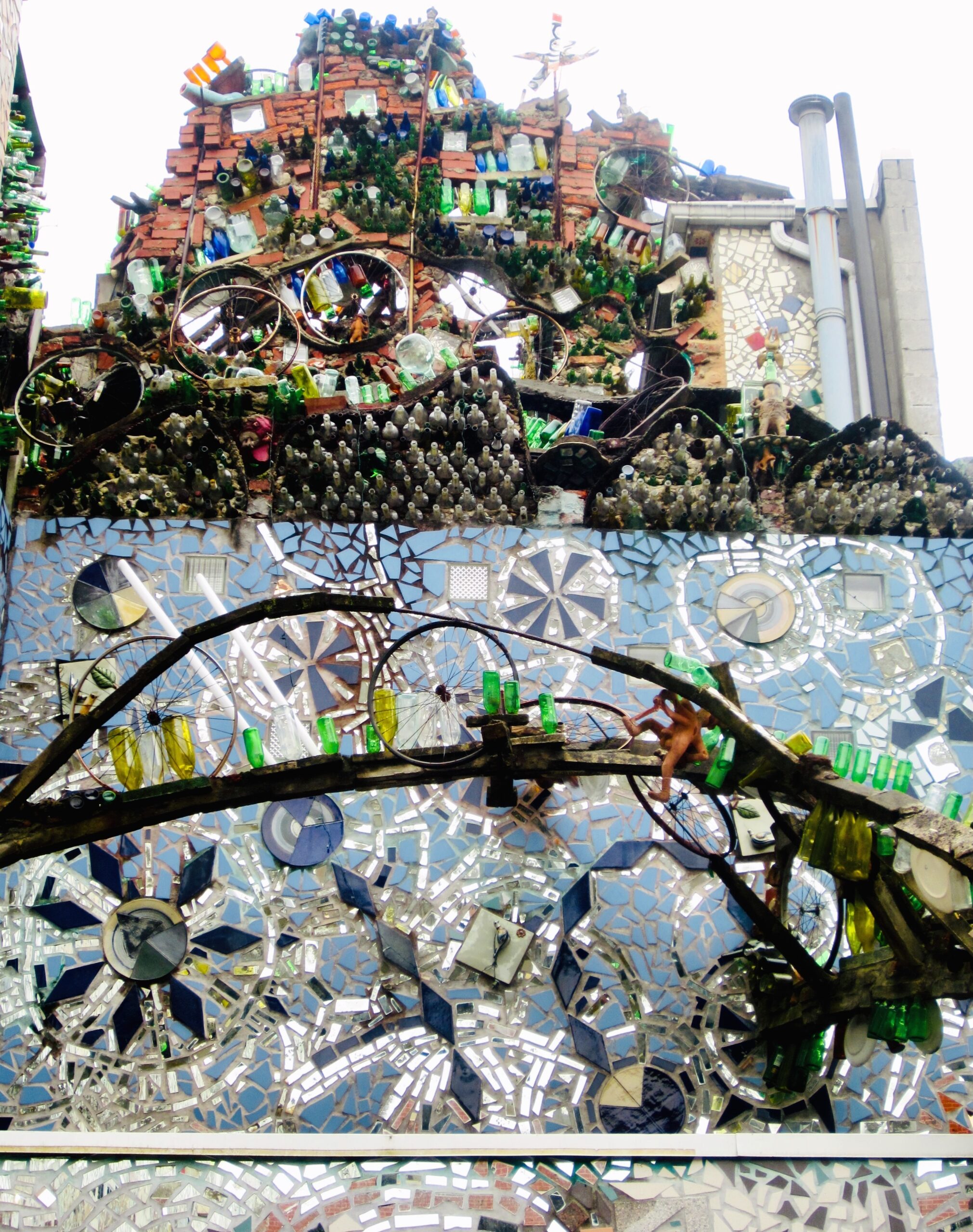 14 Fun, Teen-Approved Things To Do In Philadelphia A ziggurat of bottoms and mosaics the magic garden gallery in philadelphia.