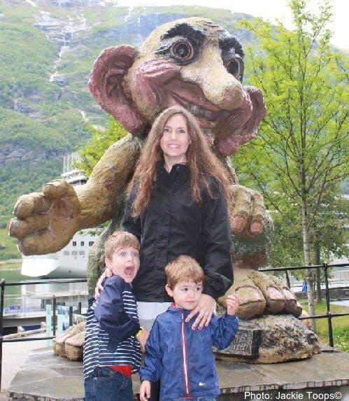 A family meets a troll in a norwegian town