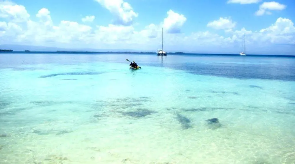 sailing and kayaking on the calm watere of san blas 