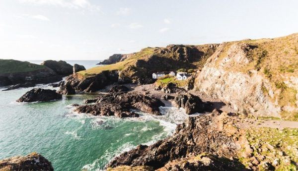 cornwall offers a scenic minibreak or sidetrip for families all year round.