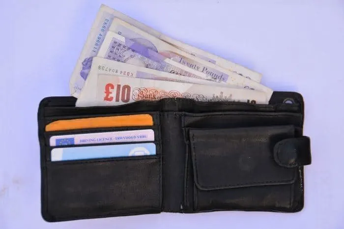 safe summer travel means hanging on to your wallet