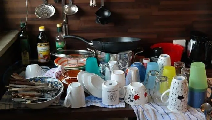 vacations with family create a lot of dirty dishes