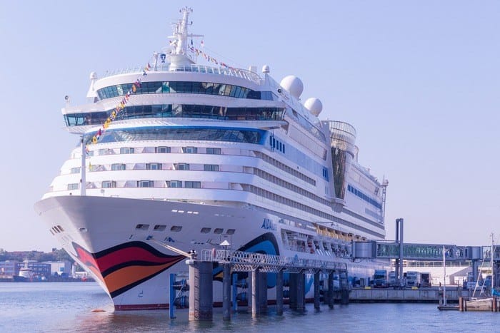 Your Complete Packing List For a Cruise Vacation With Kids