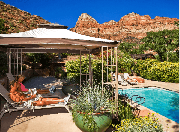 pool with a view at flanigan's inn, zion park