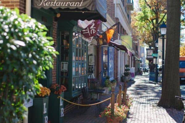 Alexandria is a pretty alternative to staying in washngton, dc