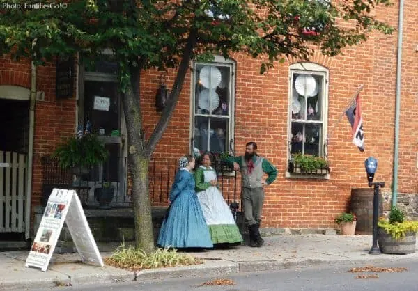 costumed guides outside the shriver house in gettysburg