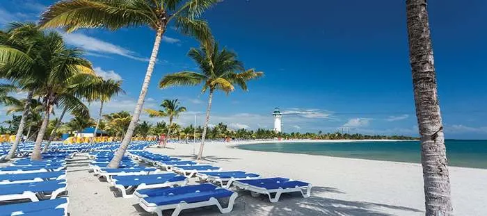 the harvest caye beach