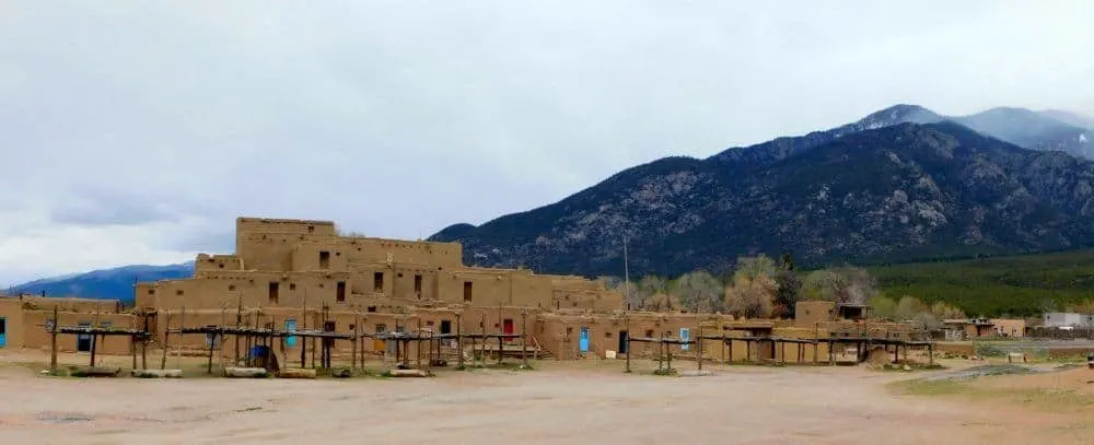 the taos pueblo is more than 1000 years old