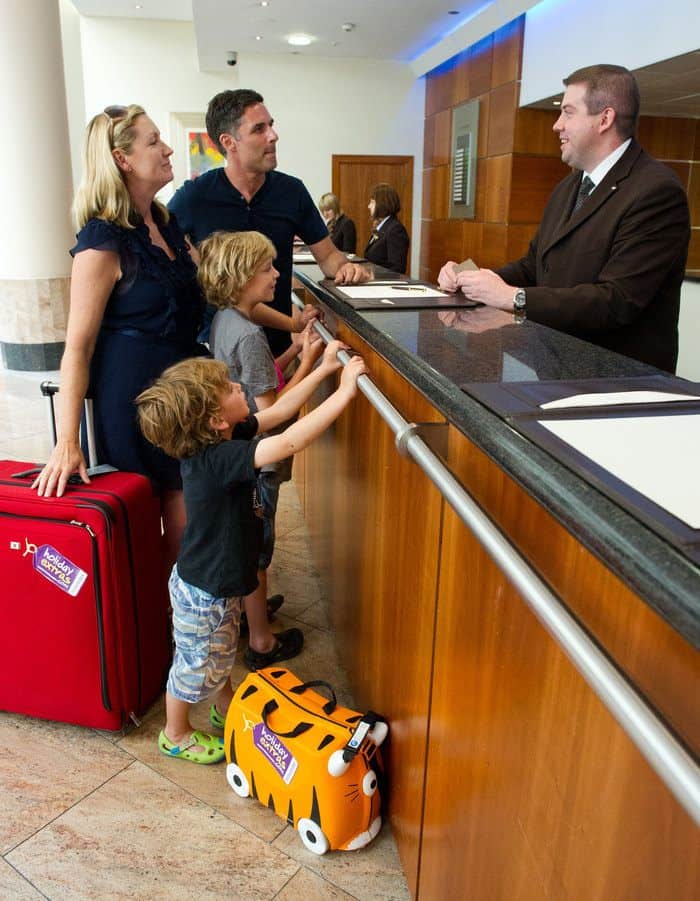 Hotelcheck in by cc by 2. 0