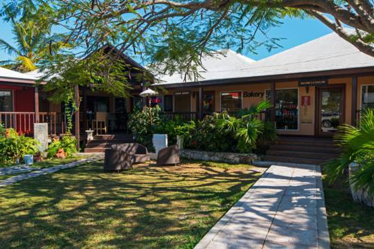 Caicos cafe plaza has shade and a few stores.