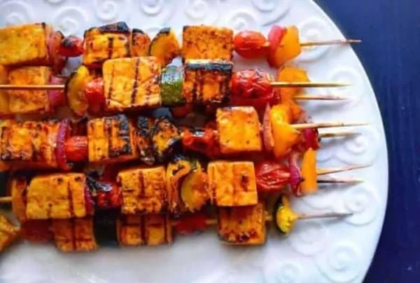 thai basic tofu skewers are a great grill option when vegetarians come to visit.