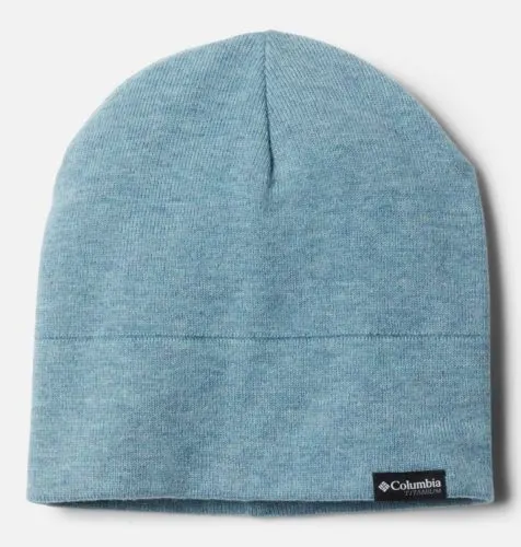 the ali peak beanie is lightweight for cool autumn days outdoors.