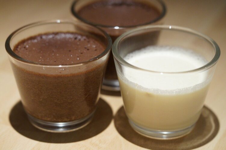 vanilla and chocolate panna cotta, an easy, crowd-pleasing italian dessert. 