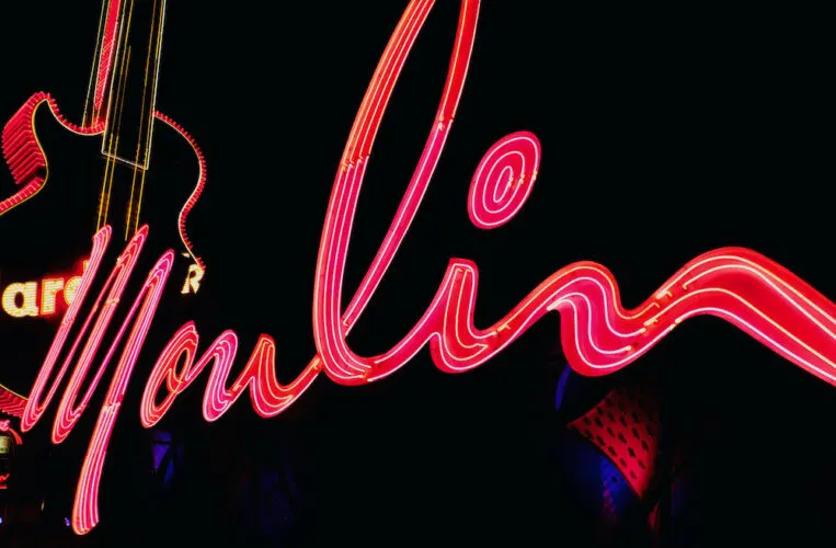 neon moulin