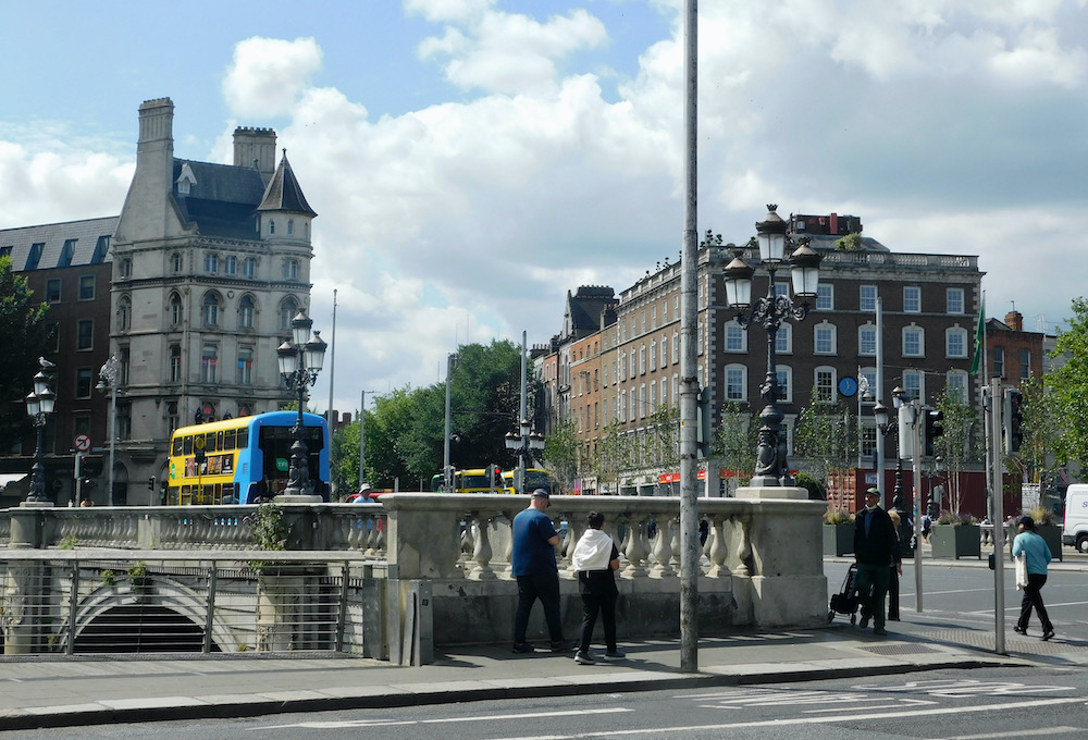 Busy o'connel street bridge and the start of grafton street in dublin