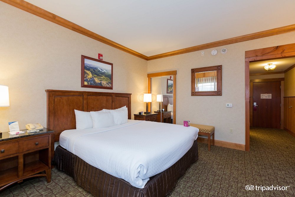 a king room at the crowne plaza lake placid