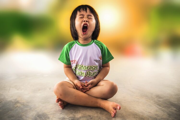 jetlag in kids: here are my 6 essential steps to manage it. you can't avoid jetlag but here are 6 steps to get over it faster.
