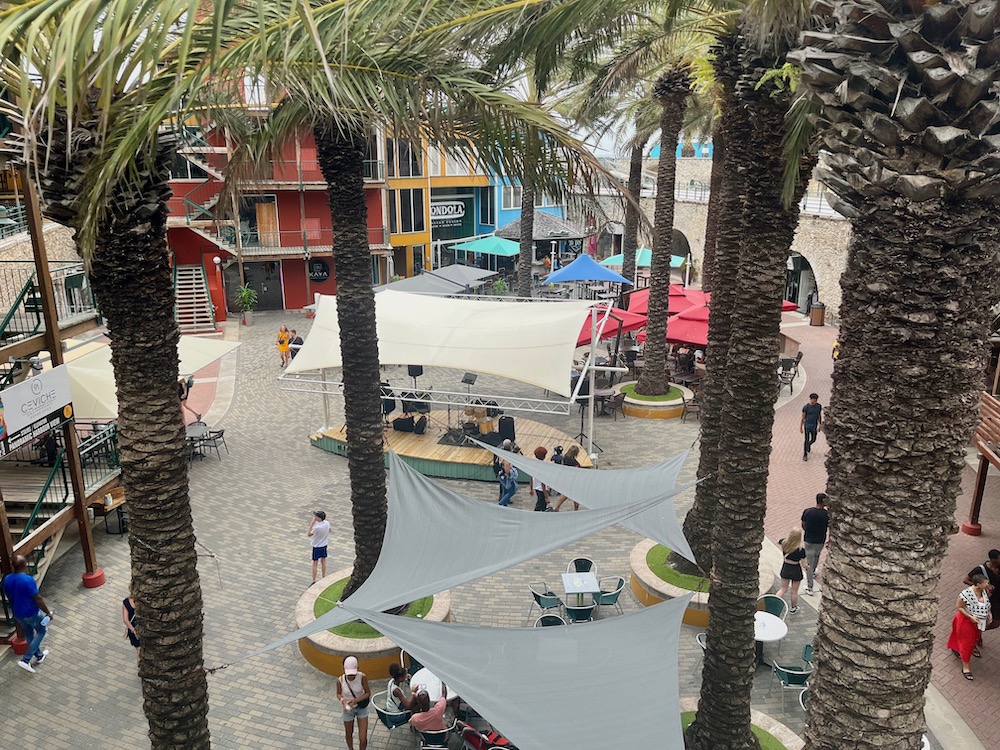 Curacao inside riffort