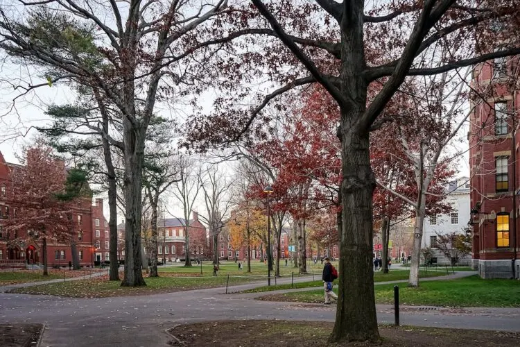 my 3 smart tips for touring boston-area colleges with a teen: where to stay, how to get around and where to take a break between tours.