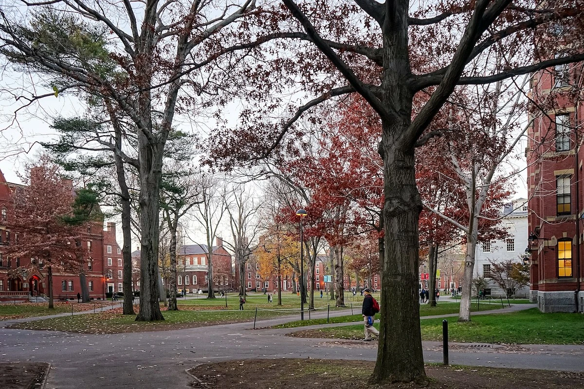 My 3 Smart Tips For Touring Boston-Area Colleges With A Teen: Where to stay, how to get around and where to take a break between tours.