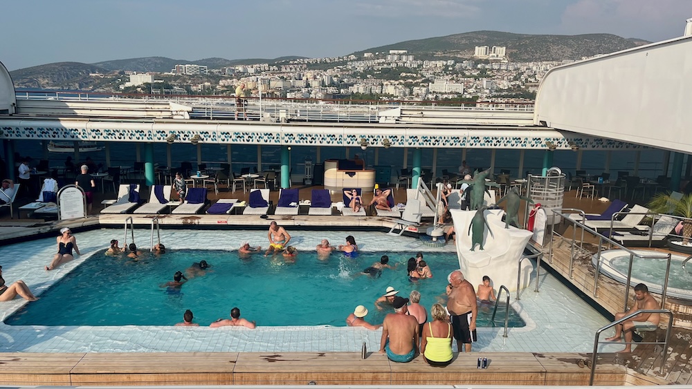 the main pool on the oosterdam is never very crowded.