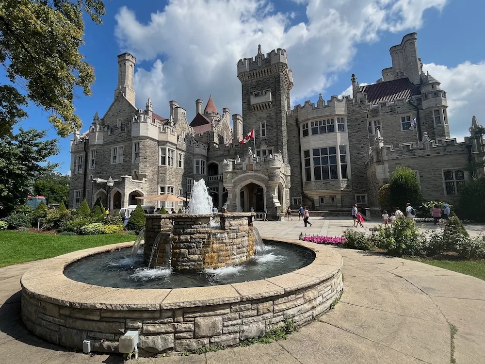 the exterior to casa loma, a manor house that sits above toronto and that is a top thing to see on a couples weekend there.