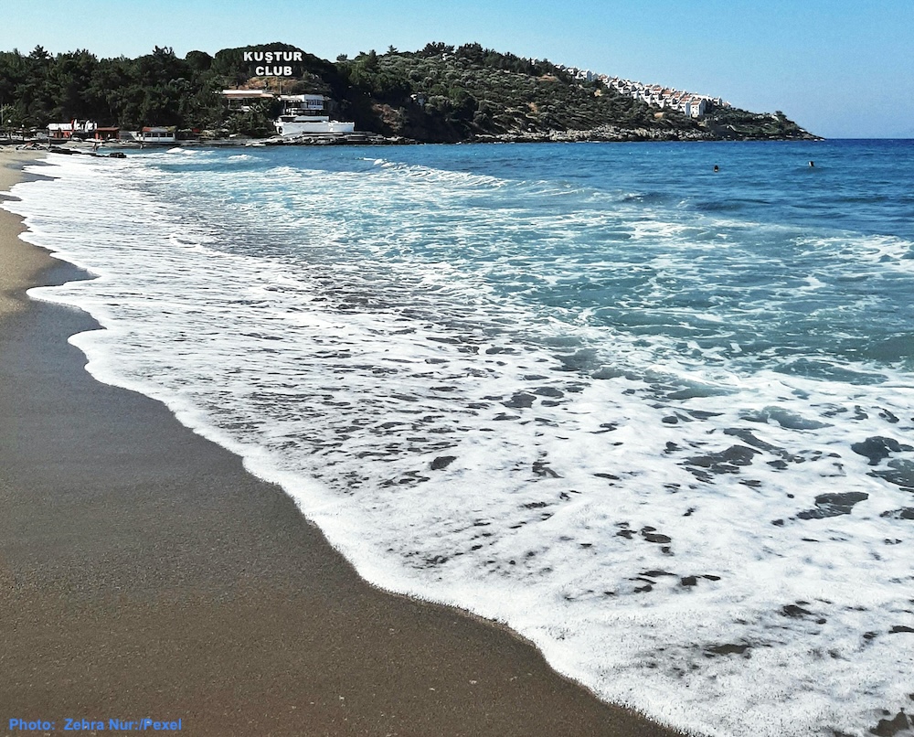 Pygela kustur is a public beach a few minutes from kusadasi, with calm water and amenities.
